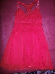 Červené šaty - 2