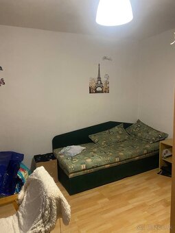 Prenajíma sa izba v byte. - 2