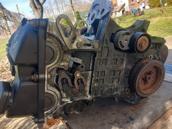 Bmw e90 motor kod n46b20b - 2