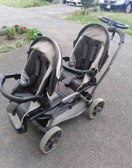 Súrodenecký kočiar - 2