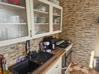 Na predaj prerobený 3 izbový byt Prievidza - 2