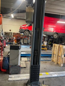 Predám hydraulický zdvihak 3.5T - 2