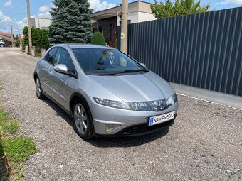 Honda Civic 1.8i 103kW benzín - 2