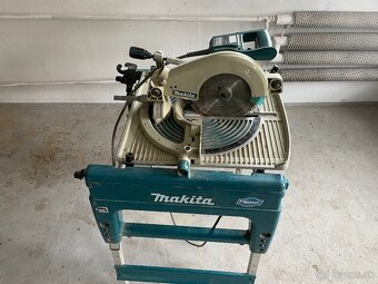 MAKITA LF1000 stolová / pokosová píla 260 mm 1650 W - 2