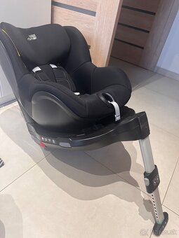 Predám autosedačku Britax Römer Dualfix M Plus - 2