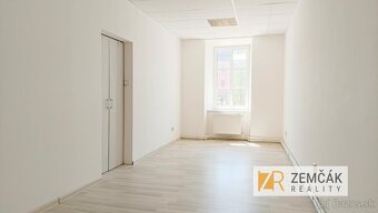 Reprezentatívne kancelárske priestory 33 m2 - Námestie sv. E - 2