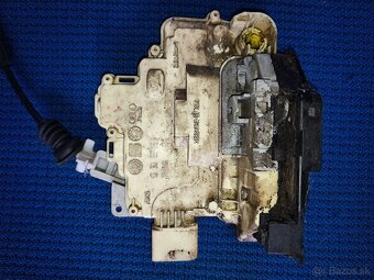 Zamok soferovych, lavych prednych dveri vw passat b6 - 2