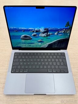 MacBook Pro (14-palcový, M3) - 2