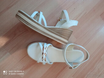 Sandalky na platforme novee - 2