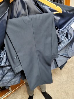 Predám pánsky oblek - 2