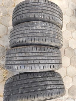 Predám pneumatiky na diskoch. - 2