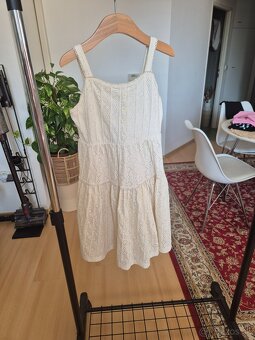 Háčkované šaty veľkosť 131cm a košelové 130cm - 2