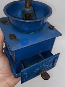 Veľký plechový šroubovací mlynček na kávu, modrý smalt - 2