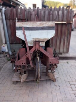 Predám sadzač zemiakov - 2