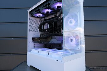 Herný PC, Ryzen 9 9900x3d, RX 9070 XT, 32GB RAM, SSD, 24m - 2