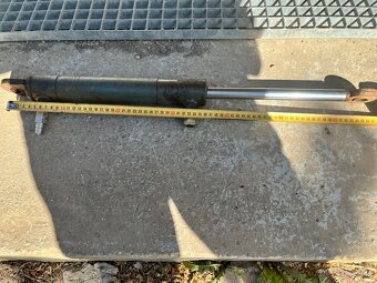 Hydraulicky valec - 2