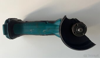 Makita DGA452 - 2