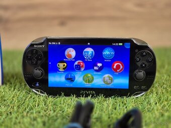 Playstation Vita OLED, krabica, 4GB karta a hra Minecraft - 2