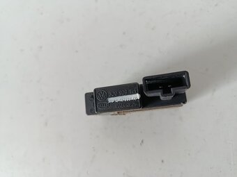 RJ anteny skoda 3c0909141 40€ - 2
