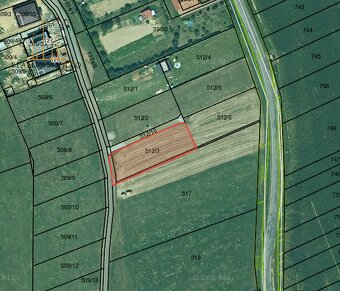 POZEMOK na výstavbu RD 1317 m², HANKOVCE - 2