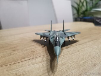 Model stíhačky MIG29 - 2