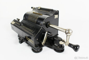 starožitná počítačka Brunsviga - 2