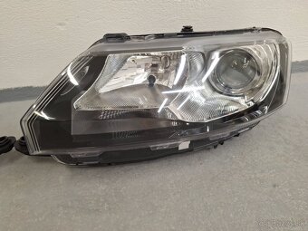 Škoda Rapid svetla xenóny - 2