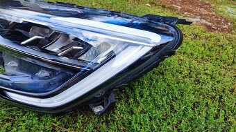 Predám ľavé predné svetlo Renault Arkana - 2