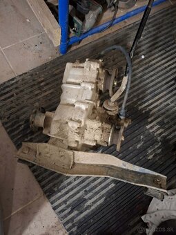 Predám diely na Suzuki Samurai 1.0-1.3 - 2