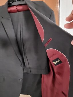 Predám pánsky oblek - 2