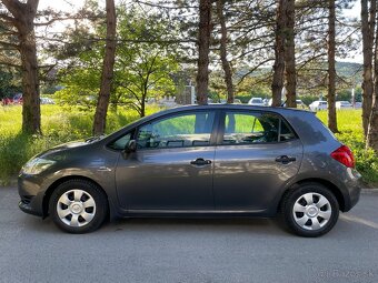 Toyota Auris 1.33 VVTi, Nová STK + EK - 2