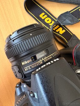 Nikon D7000 + Nikkor 50mm 1.8 - 2