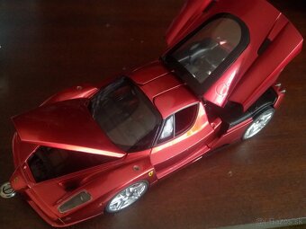 Predam Ferrari ENZO 1:18 Hotwheels - 2