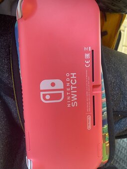 Predám nintendo switch lite - 2