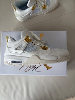 Jordan 4 metalic gold - 2