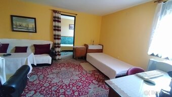Dom a veľká garáž - Kuraľany - 2
