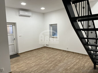 Na prenájom obchodné priestory v centre mesta Michalovce - 2