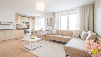 Jedinečný 2 izbový byt s balkónom Ul. Rudnaya Prievidza 61 m - 2