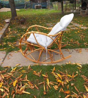 Predám hojdacie kreslo - 2