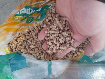 predam pelety/peletky borovicove  A1 - 2