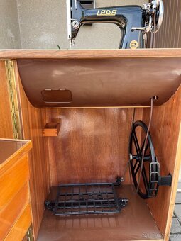 Šijací stroj Lada - 2