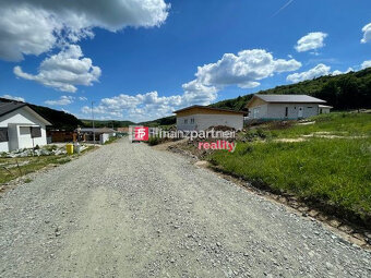 Úžasný stavebný pozemok v nádhernom prostredí Gregoroviec  ( - 2