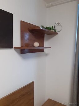 Polička dub lefkas - 2