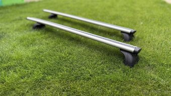 Priečniky Thule na Volvo V40 CC - 2