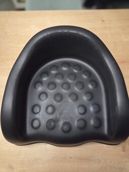 Sedak na jedalensku stolicku - 2