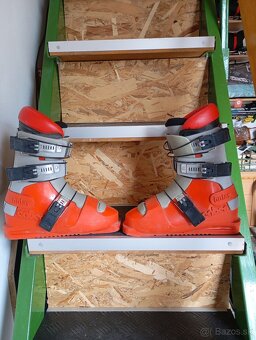 Retro lyže a lyžiarky - 2