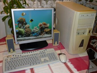 Predám počítať AMD Duron 1.0 GHz s Windows 98 - 2