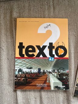 Texto 2 knihy - 2
