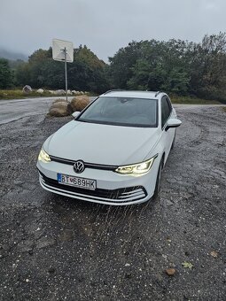 Volkswagen Golf 8 Variant 2022 1.5 TGI 96kw v záruke - 2