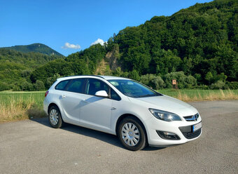 Opel Astra 1.6Cdti Combi r.v.2015 Kúpená na Slovensku - 2